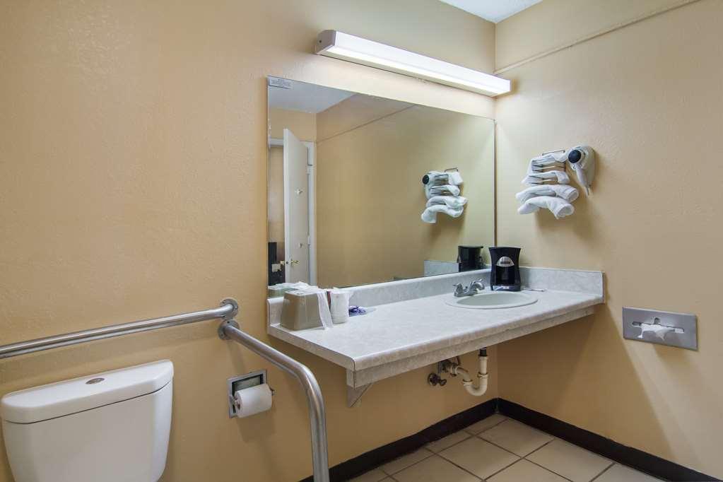 Americas Best Value Inn Darien Zewnętrze zdjęcie