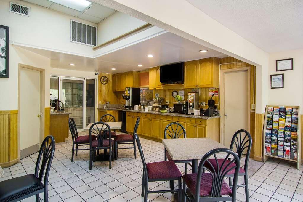 Americas Best Value Inn Darien Zewnętrze zdjęcie