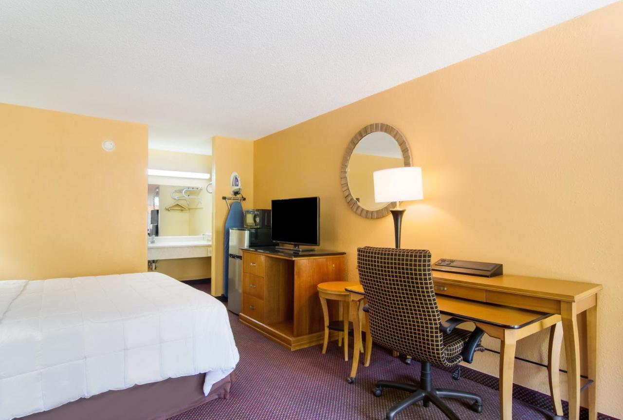 Americas Best Value Inn Darien Zewnętrze zdjęcie