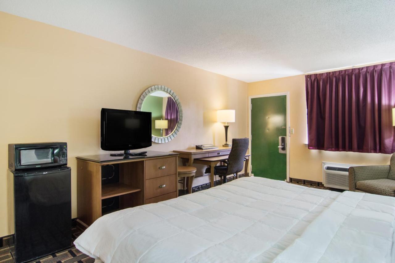 Americas Best Value Inn Darien Zewnętrze zdjęcie
